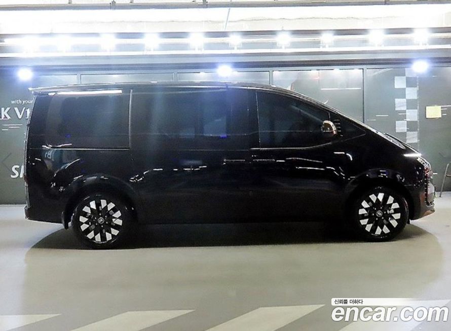 Hyundai Staria 2025