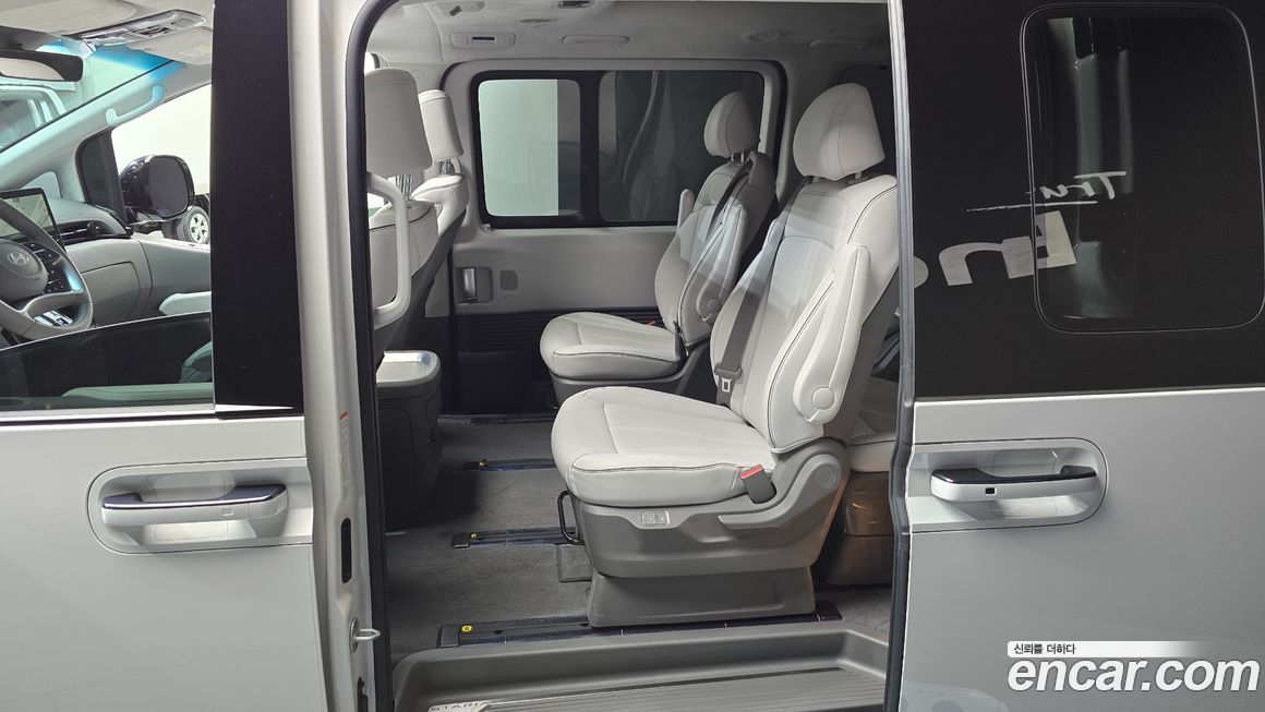 Hyundai Staria 2025