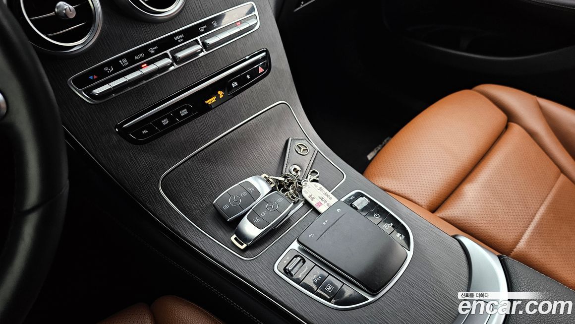 Mercedes-Benz GLC-Class 2021