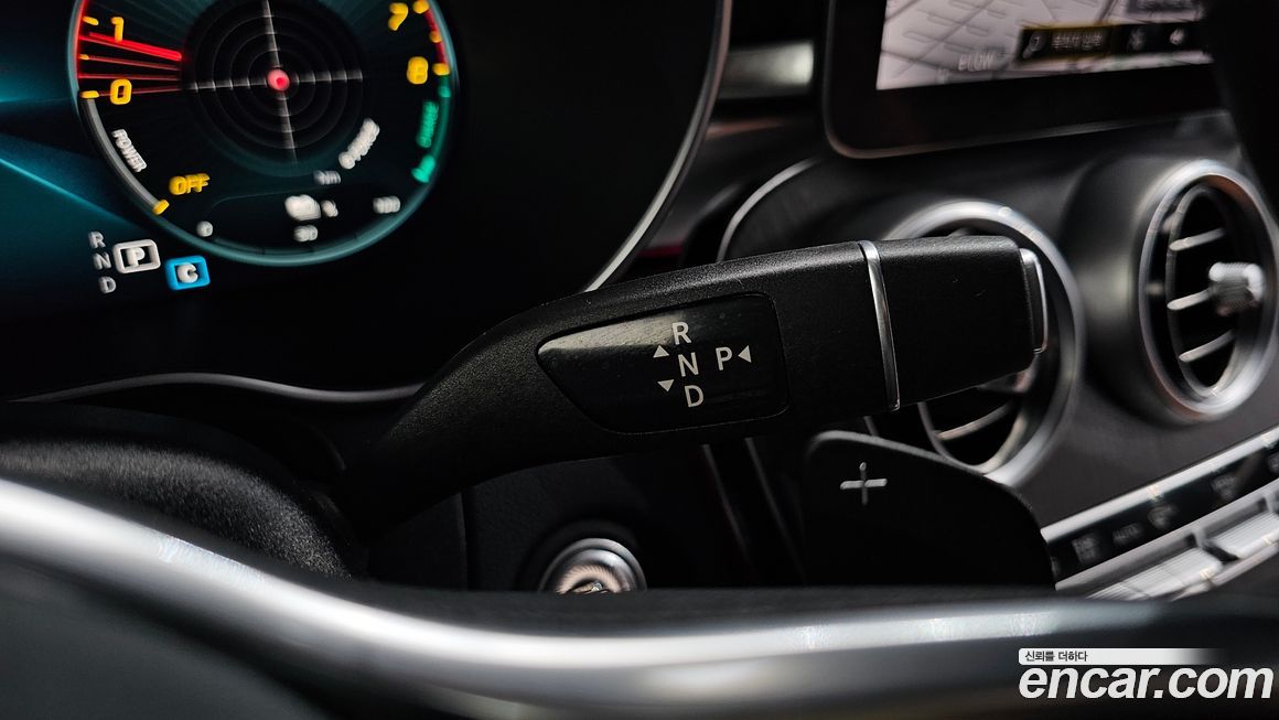 Mercedes-Benz GLC-Class 2021