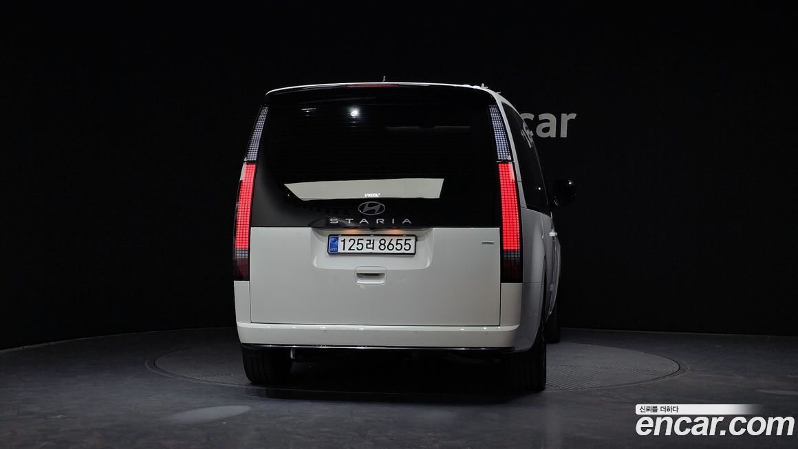 Hyundai Staria 2025