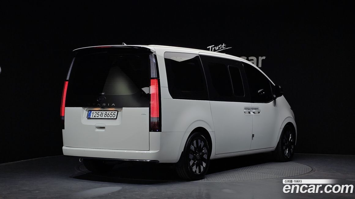 Hyundai Staria 2025