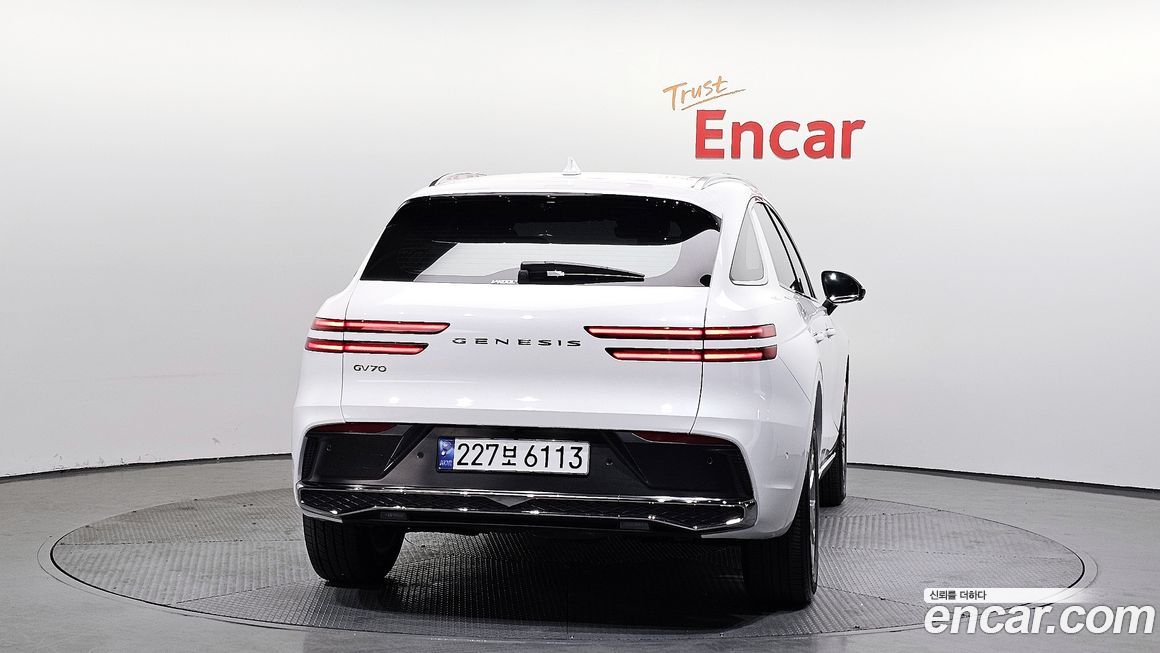 Genesis GV70 2025