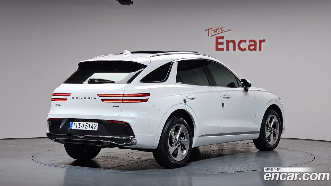Genesis GV70 2025