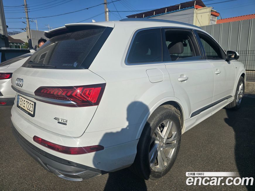 Audi Q7 2021