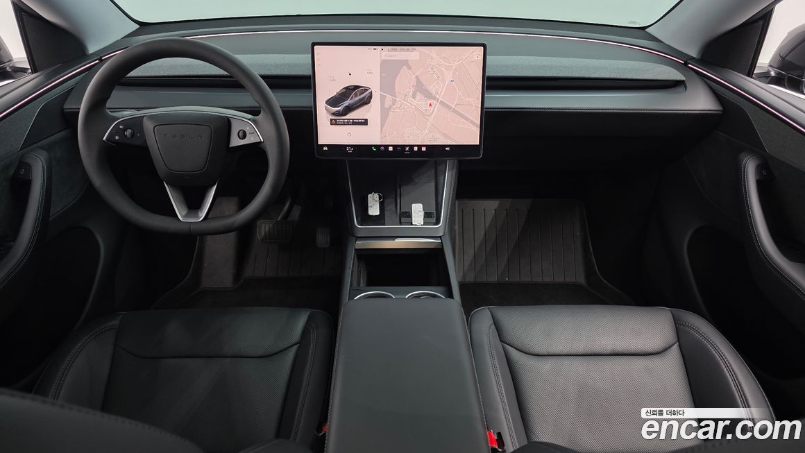Tesla Model Y 2025