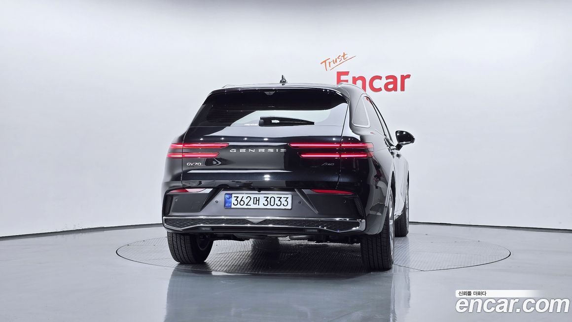 Genesis GV70 2025