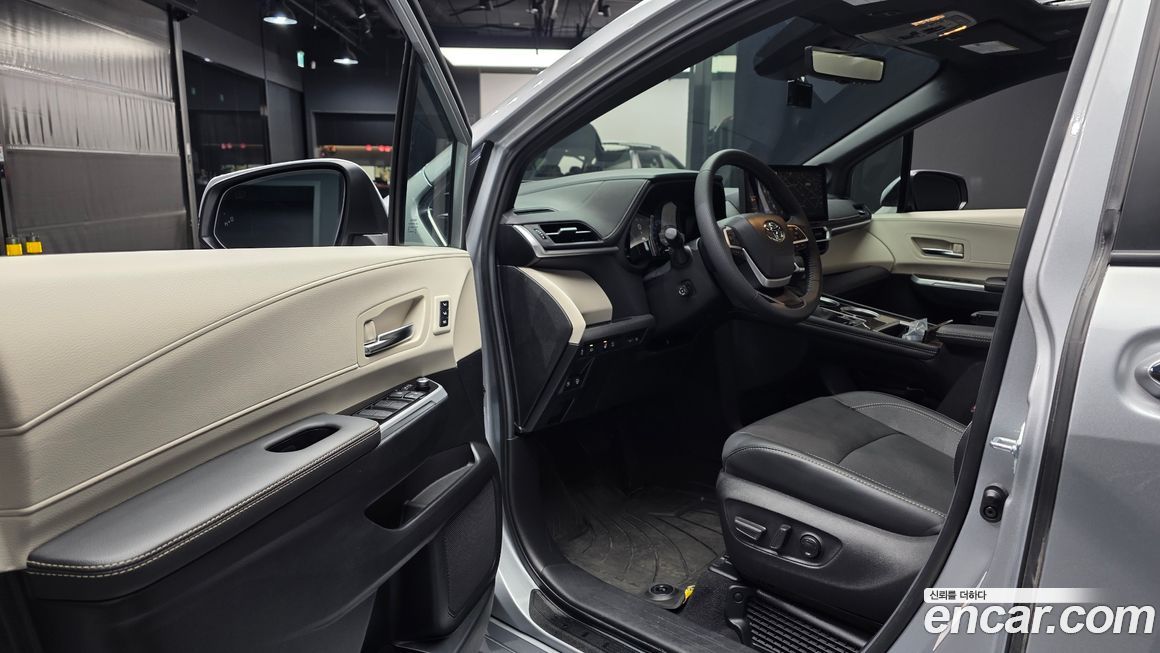Toyota Sienna 2025