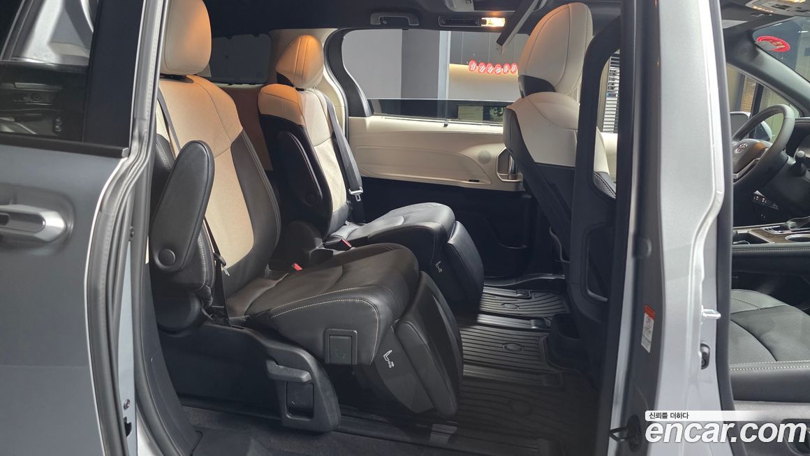Toyota Sienna 2025