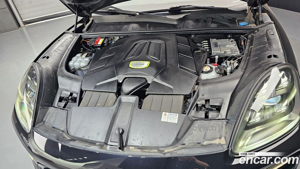 Porsche Cayenne 2021