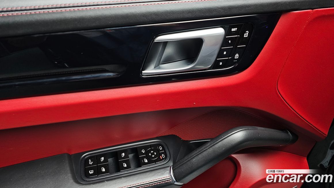 Porsche Cayenne 2021