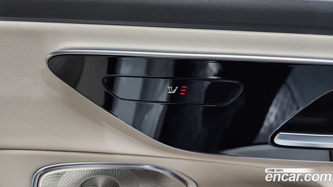 Mercedes-Benz E-Class 2025