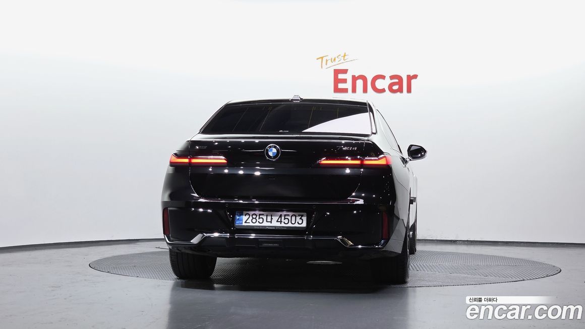 BMW 7-Series 2024
