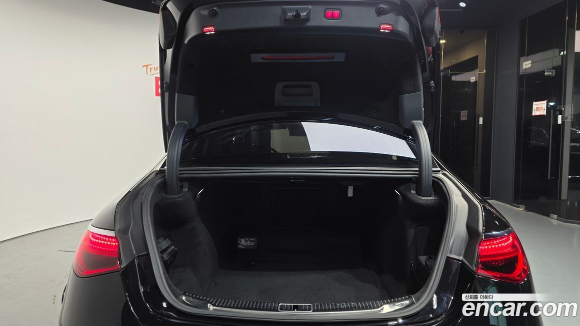 Mercedes-Benz S-Class 2021