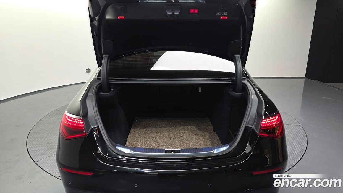 Mercedes-Benz S-Class 2022