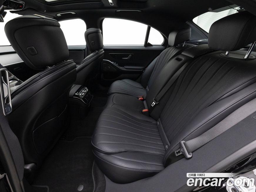 Mercedes-Benz S-Class 2025