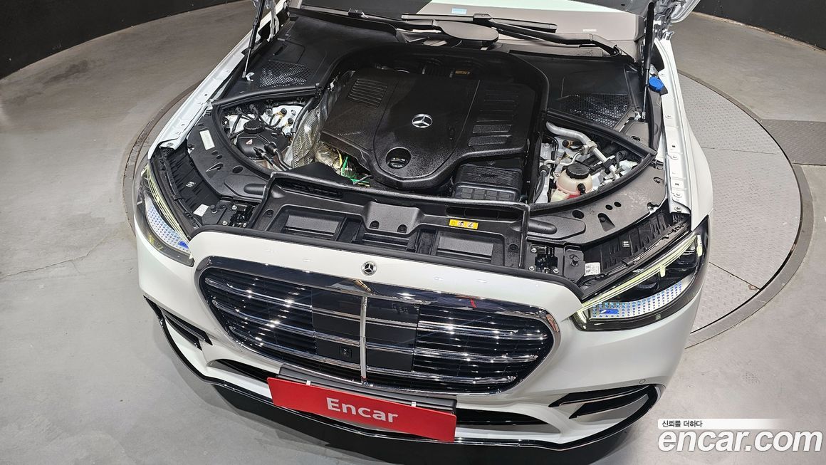 Mercedes-Benz S-Class 2025