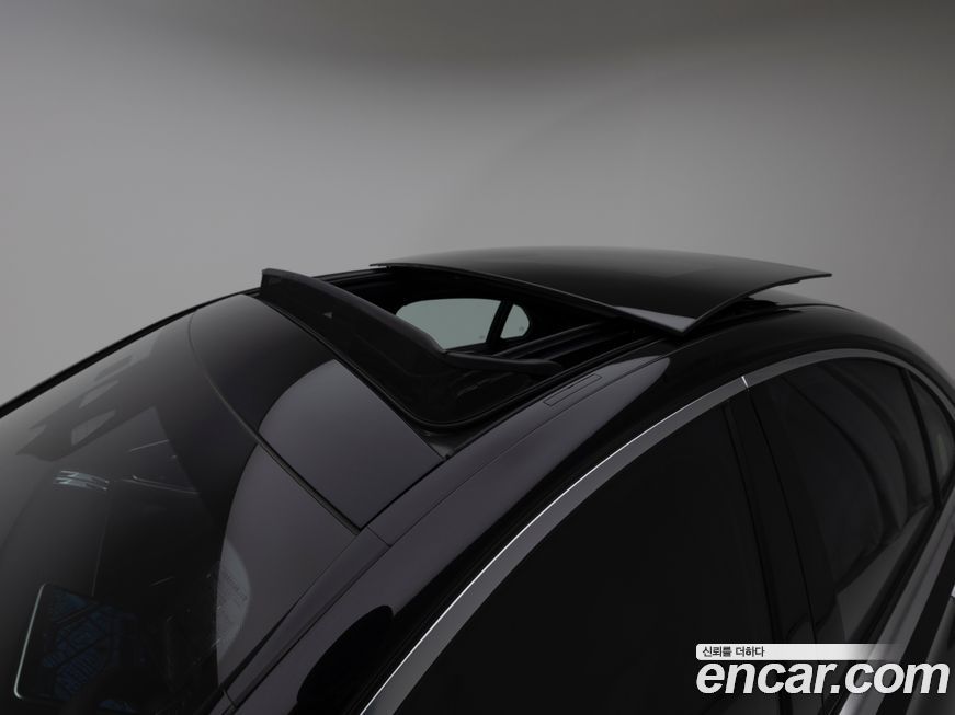 Mercedes-Benz S-Class 2025