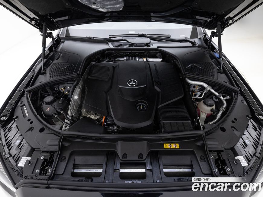Mercedes-Benz S-Class 2025