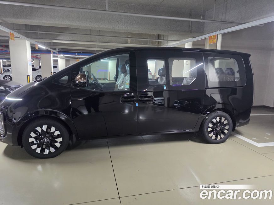 Hyundai Staria 2025