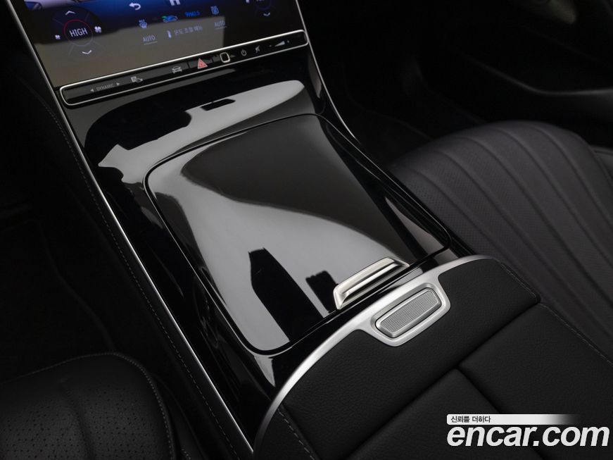 Mercedes-Benz S-Class 2025