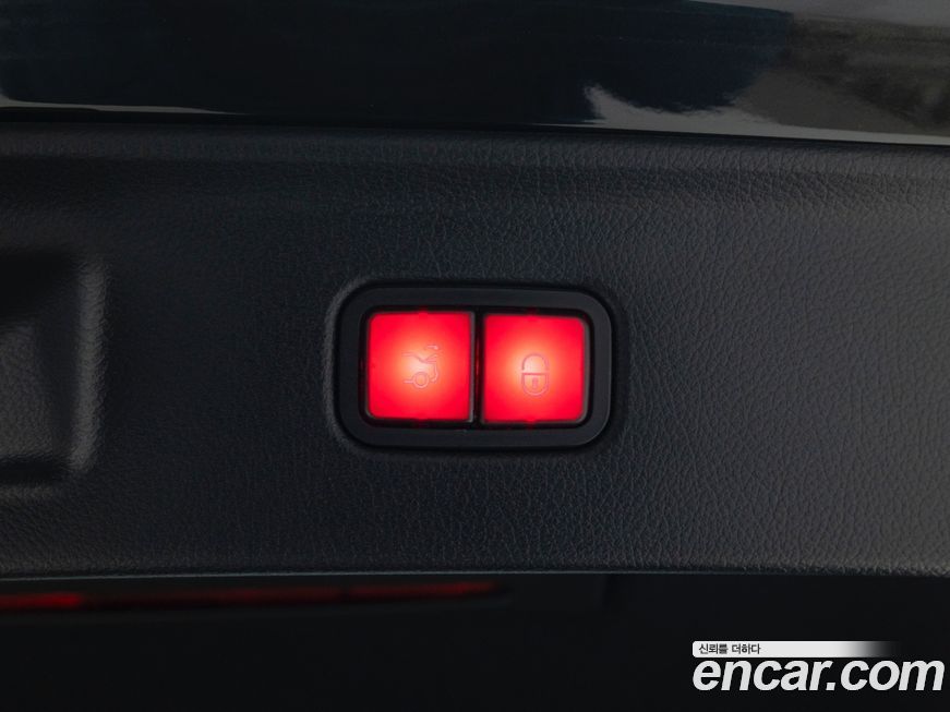 Mercedes-Benz S-Class 2025