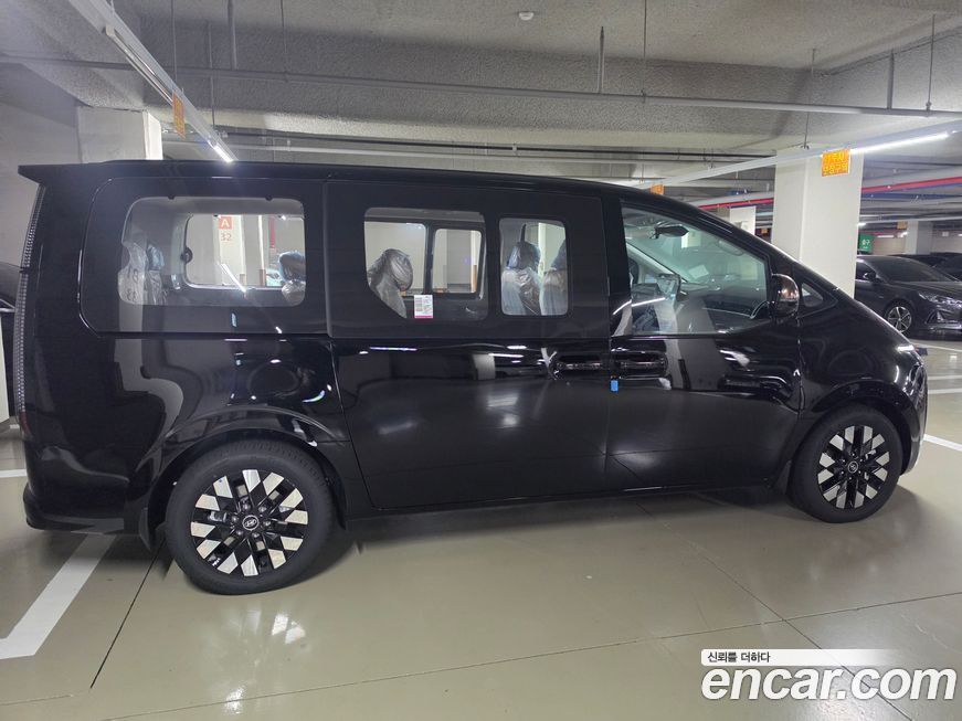 Hyundai Staria 2025