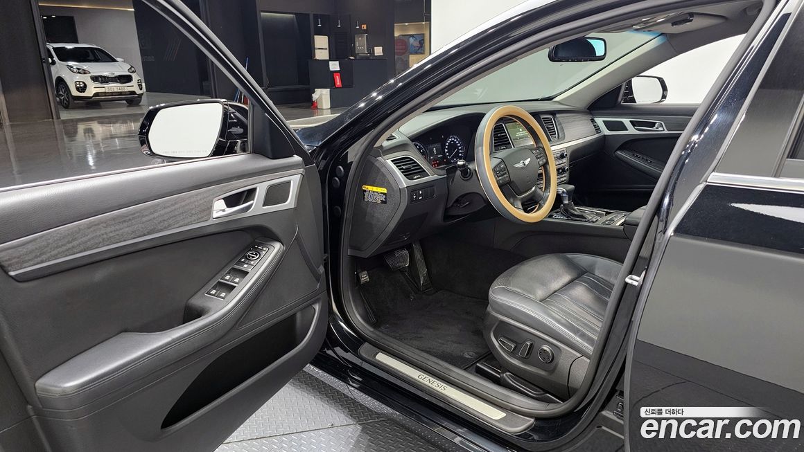 Hyundai Genesis 2015