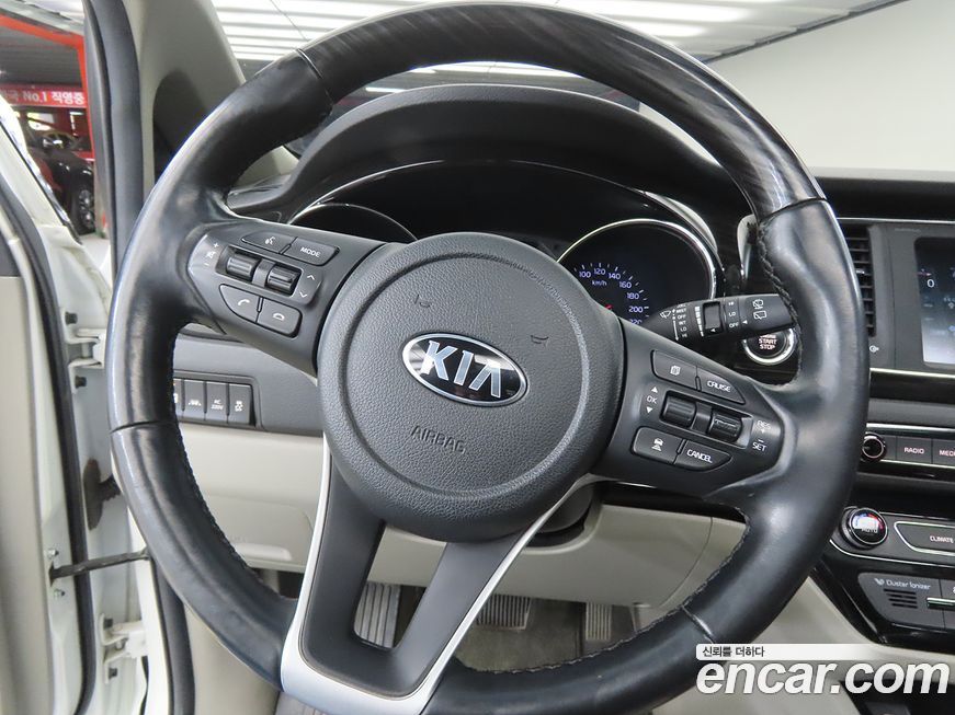 Kia Canival 2019