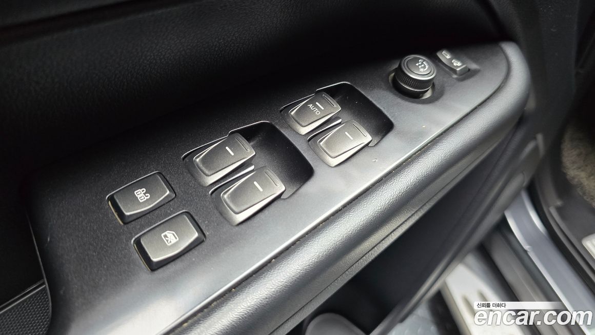 KG_Mobility_Ssangyong Rexton 2020