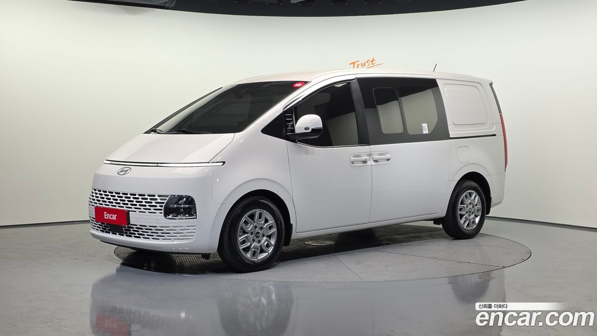 Hyundai Staria 2025