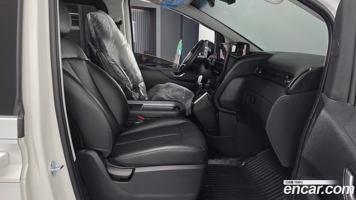 Hyundai Staria 2025