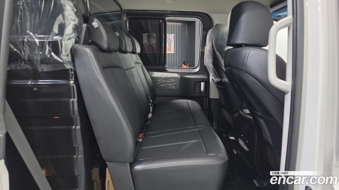 Hyundai Staria 2025