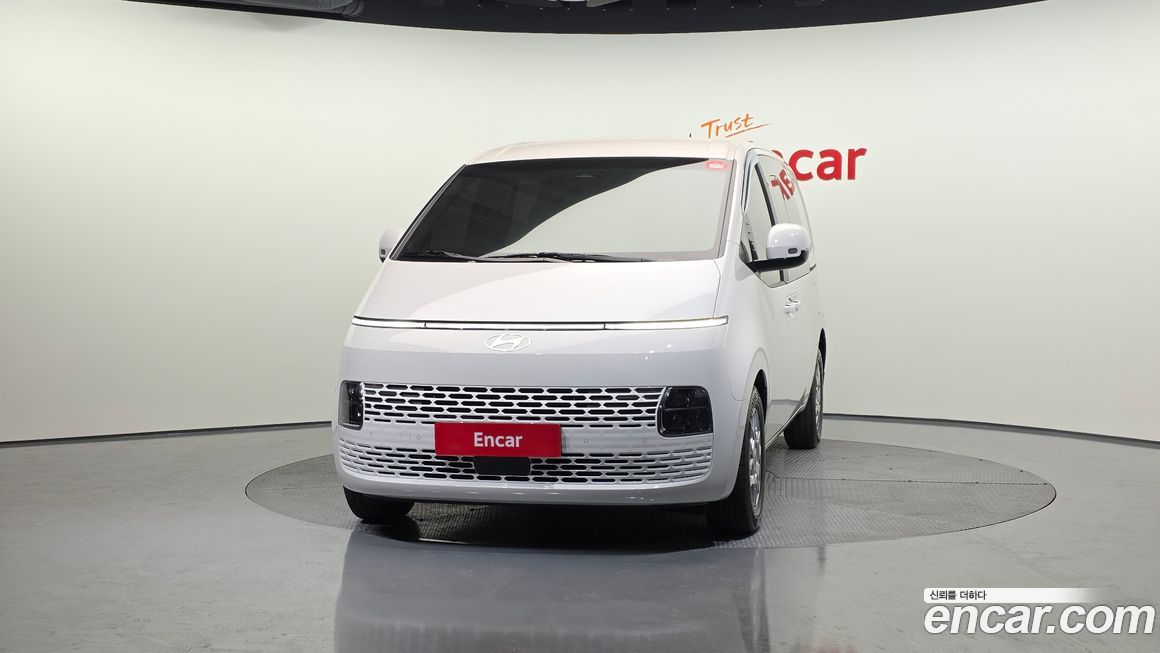 Hyundai Staria 2025