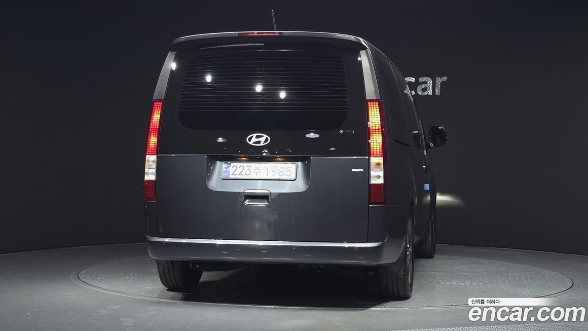 Hyundai Staria 2025