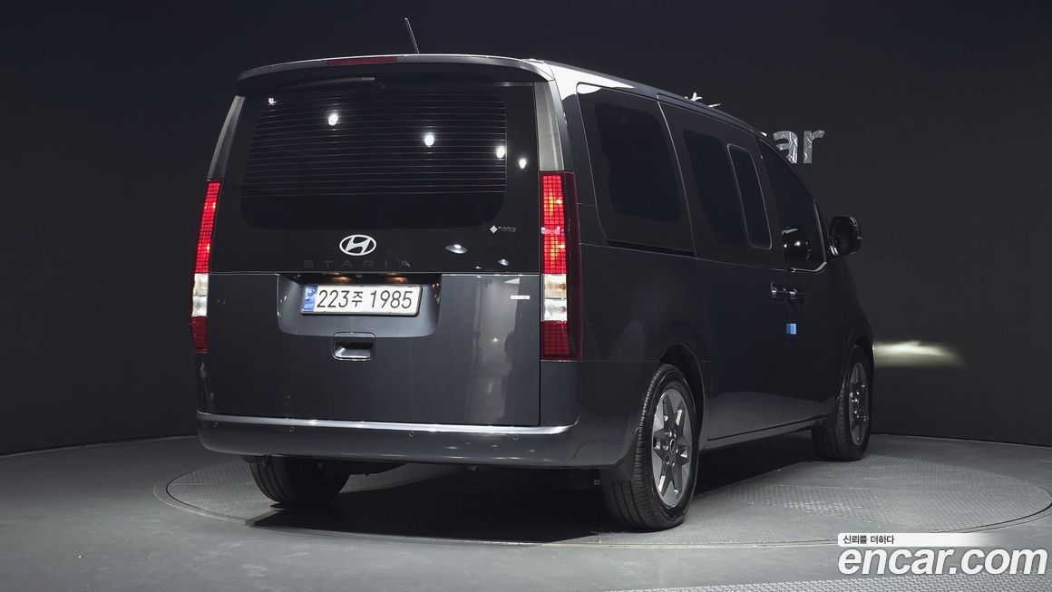 Hyundai Staria 2025