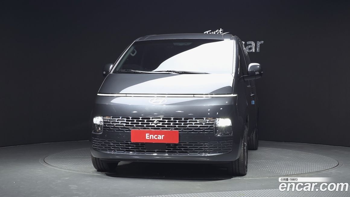 Hyundai Staria 2025