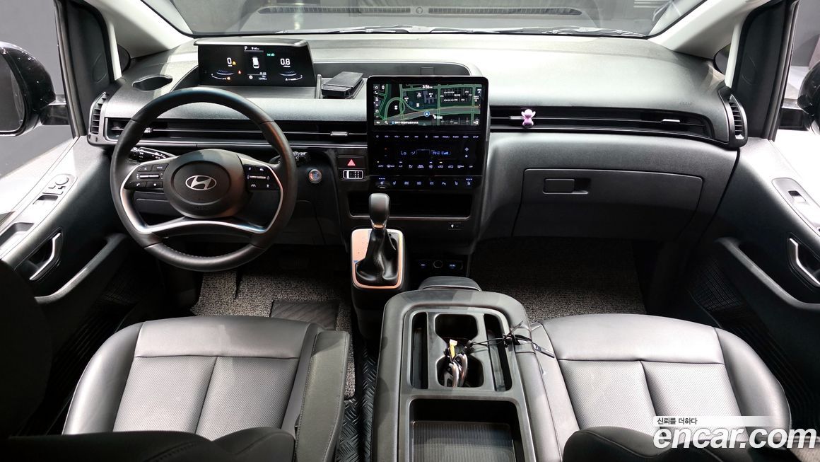 Hyundai Staria 2025