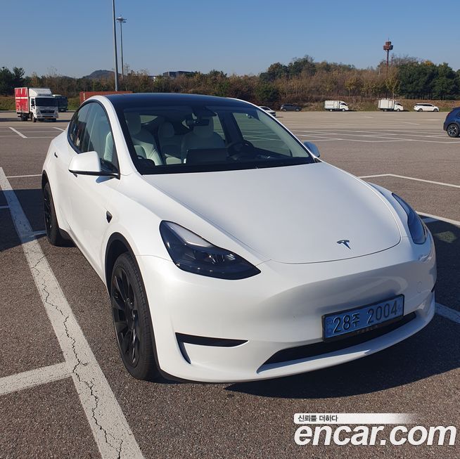 Tesla Model Y 2024