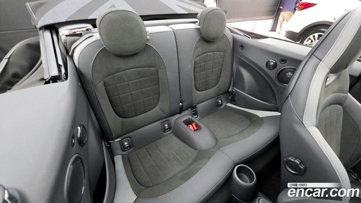 Mini Cooper Convertible 2023