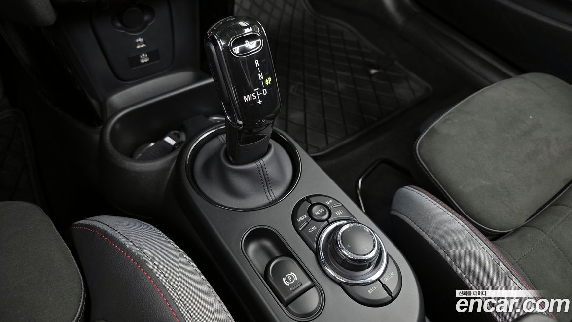 Mini Cooper Convertible 2023