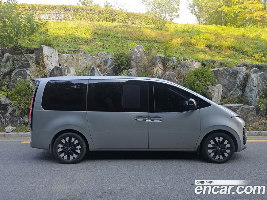 Hyundai Staria 2025