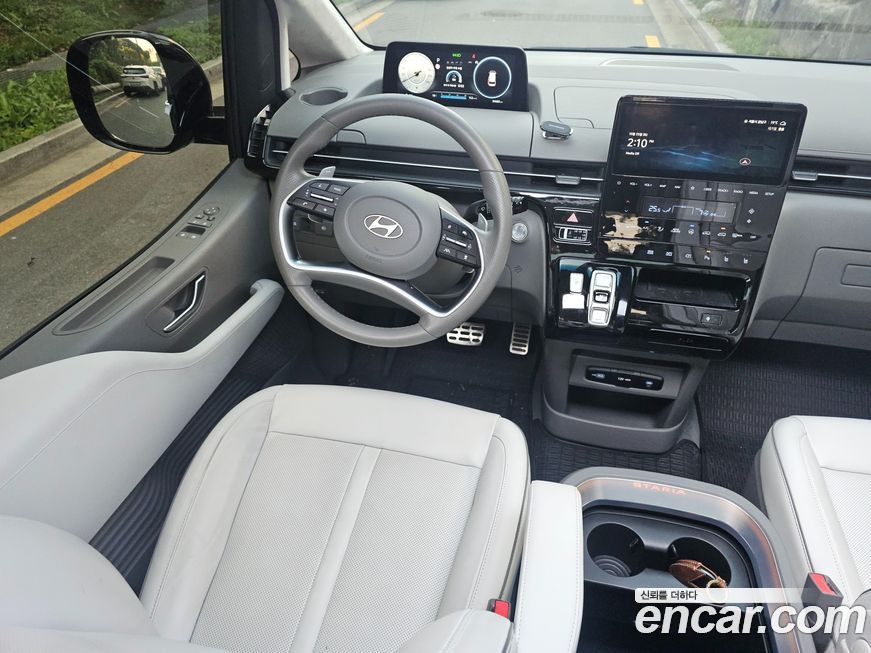 Hyundai Staria 2025