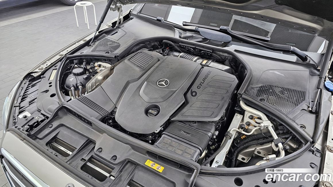 Mercedes-Benz S-Class 2021