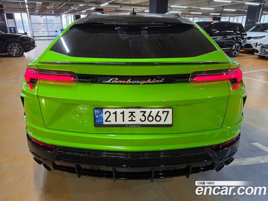 Lamborghini Urus 2021