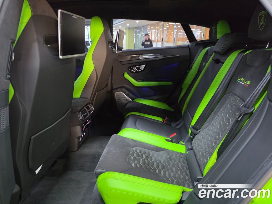 Lamborghini Urus 2021