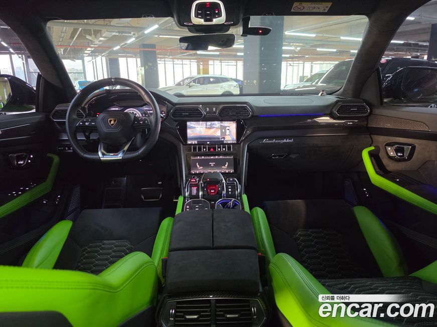 Lamborghini Urus 2021