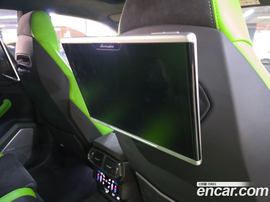 Lamborghini Urus 2021