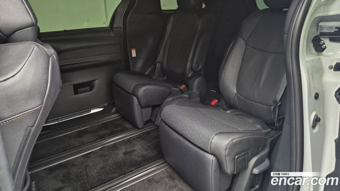 Toyota Sienna 2025