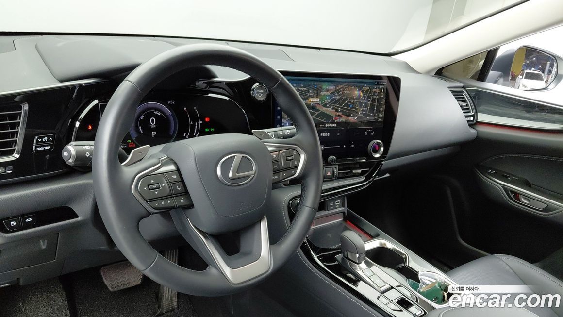 Lexus NX 2025